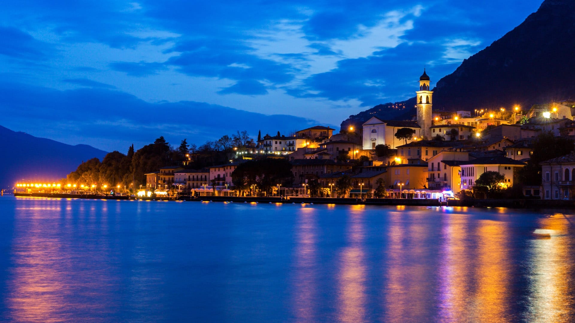 Limone sul Garda di notte