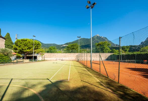 Camping Toscolano Campo Da Tennis